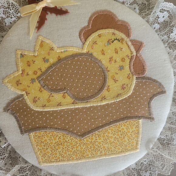 Vintage Chicken Quilted Embroidery Patchwork Quilt Style Wall Art Hen Rooster - Picture 7 of 9